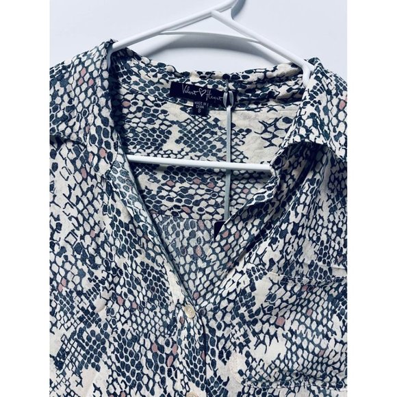 Velvet Heart New With tags Size Small button up - Picture 3 of 4